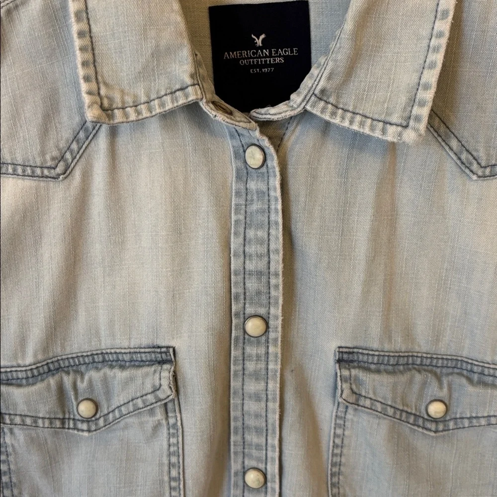 American Eagle Denim Button Down Shirt Long Sleeve Light Blue Slim Fit Small